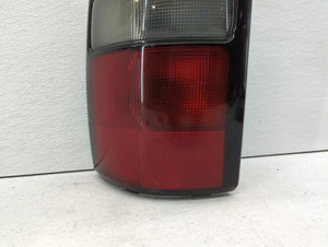 2004-2006 Gmc Yukon Xl Tail Light Assembly Driver Left OEM P/N:16525375 15113217, 15224181 Fits Fits 2004 2005 2006 OEM Used Auto Parts