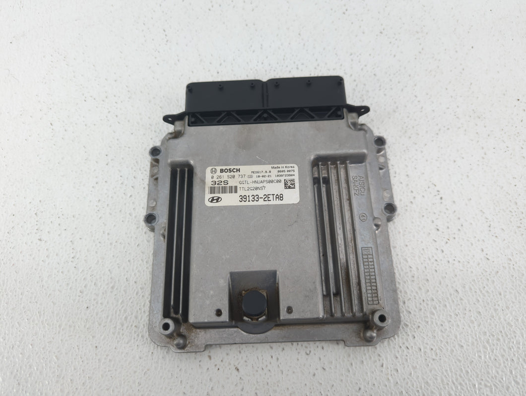 2016-2018 Hyundai Tucson PCM Engine Control Computer ECU ECM PCU OEM P/N:39133-2ETA6 39133-2ETA8 Fits Fits 2016 2017 2018 OEM Used Auto Parts