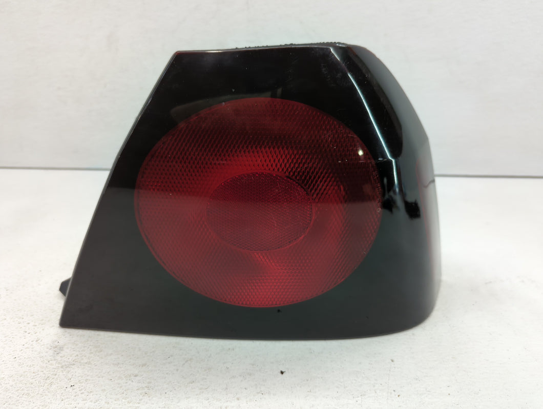 2004-2005 Chevrolet Impala Tail Light Assembly Passenger Right OEM P/N:49209454 16525262 Fits Fits 2004 2005 OEM Used Auto Parts