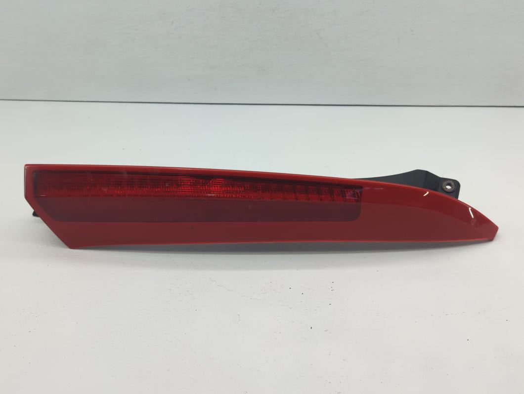 2003-2006 Volvo Xc90 Tail Light Assembly Passenger Right OEM P/N:30678221 Fits Fits 2003 2004 2005 2006 OEM Used Auto Parts