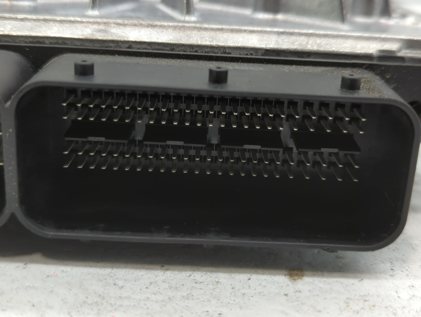 2010 Volvo V40 PCM Engine Control Computer ECU ECM PCU OEM P/N:0 261 209 038 Fits Fits 2006 2007 2008 2009 2011 2012 2013 OEM Used Auto Parts - Oemusedautoparts1.com