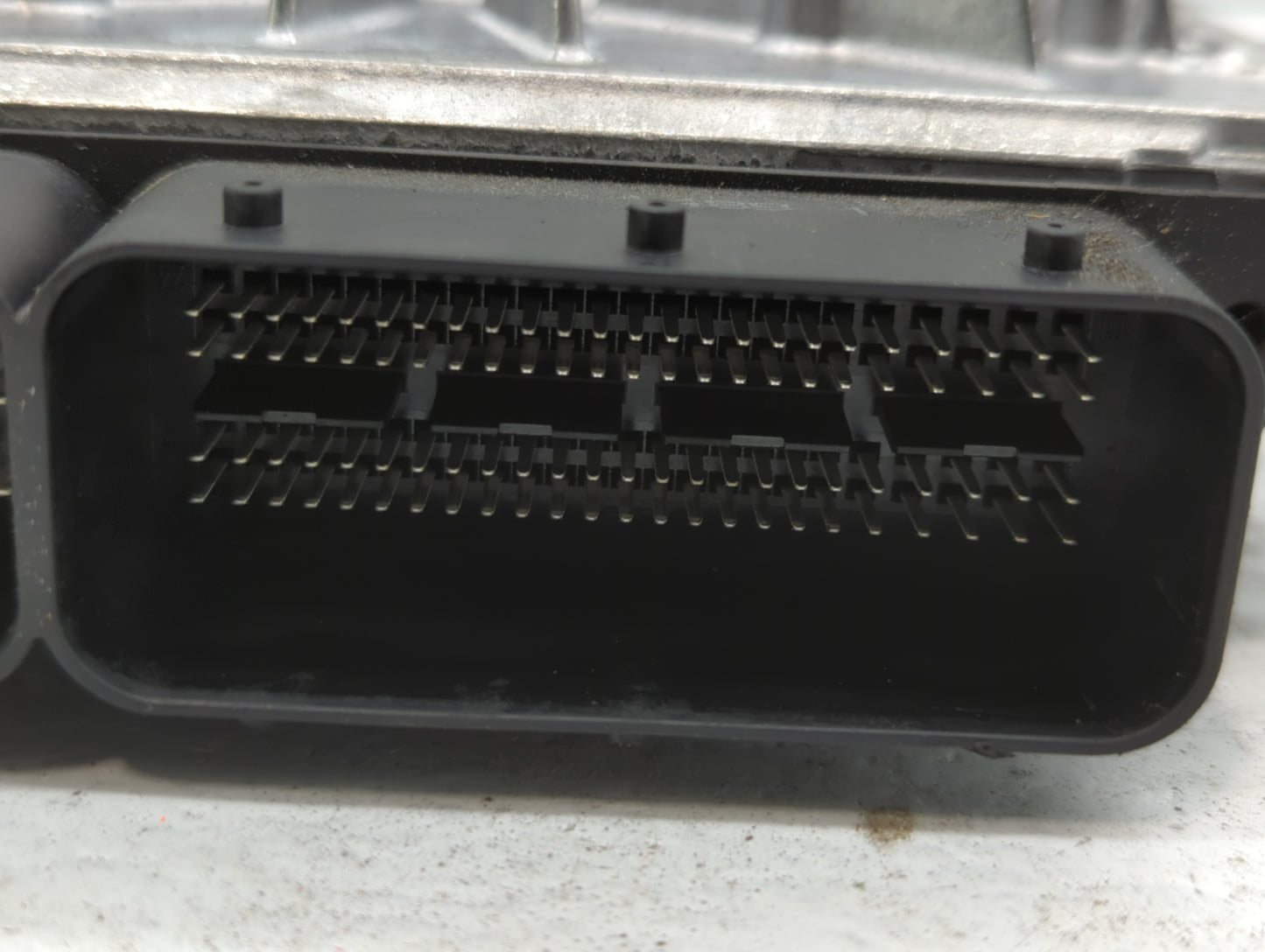 2010 Volvo V40 PCM Engine Control Computer ECU ECM PCU OEM P/N:0 261 209 038 Fits Fits 2006 2007 2008 2009 2011 2012 2013 OEM Used Auto Parts - Oemusedautoparts1.com
