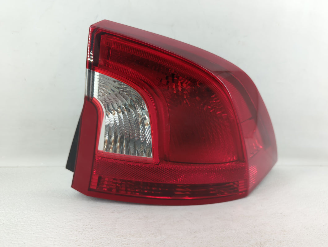 2013 Volvo V60 Tail Light Assembly Passenger Right OEM P/N:30796268 Fits Fits 2011 2012 2014 2015 2016 2017 2018 OEM Used Auto Parts