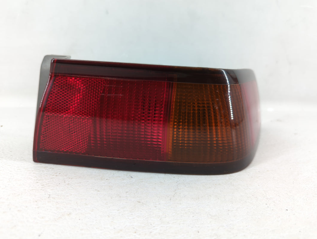 1997-1999 Toyota Camry Tail Light Assembly Passenger Right OEM P/N:81560-AA020 Fits Fits 1997 1998 1999 OEM Used Auto Parts