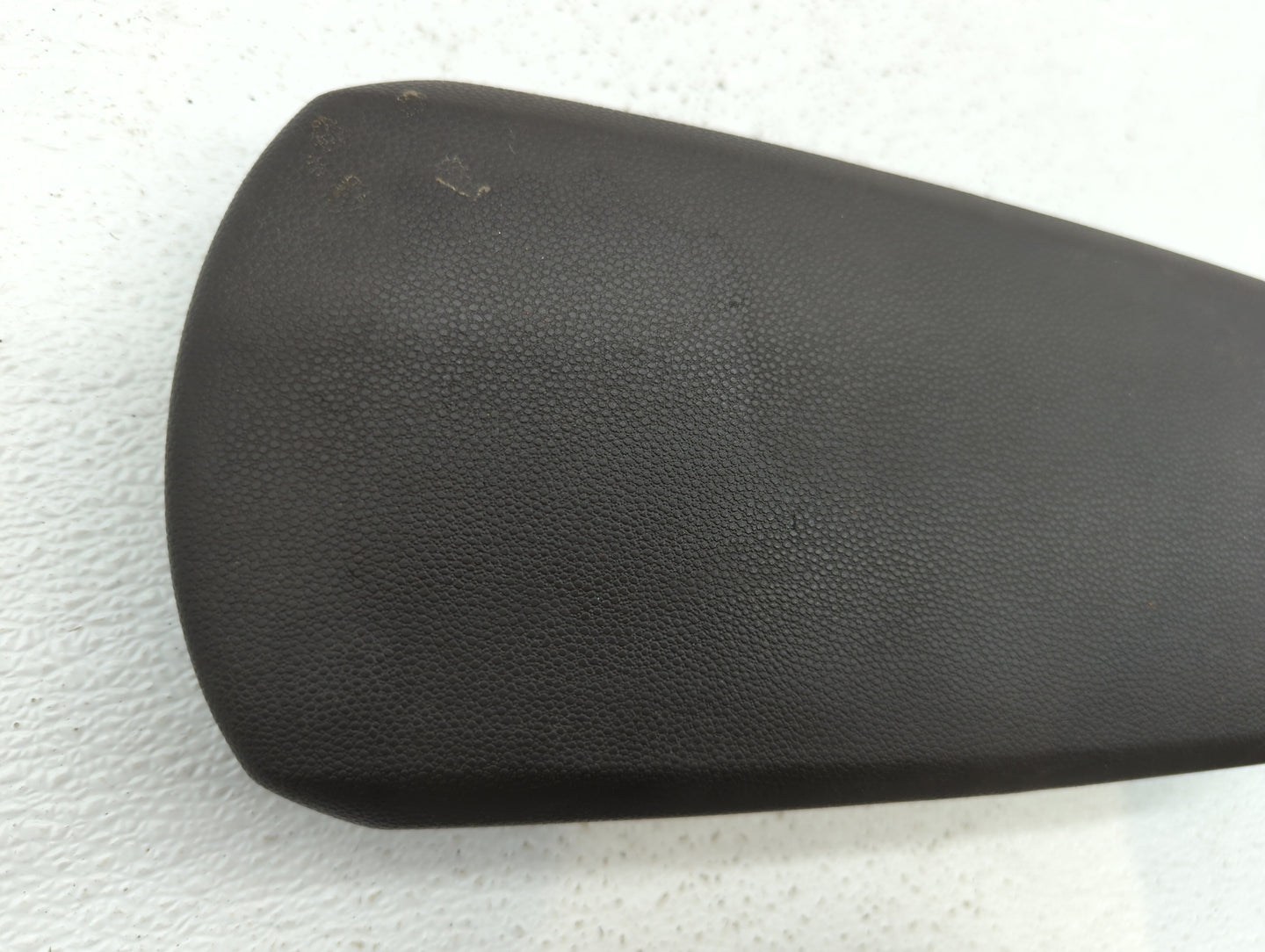 2008-2011 Ford Focus Center Console Armrest Cover Lid Fits Fits 2008 2009 2010 2011 OEM Used Auto Parts - Oemusedautoparts1.com