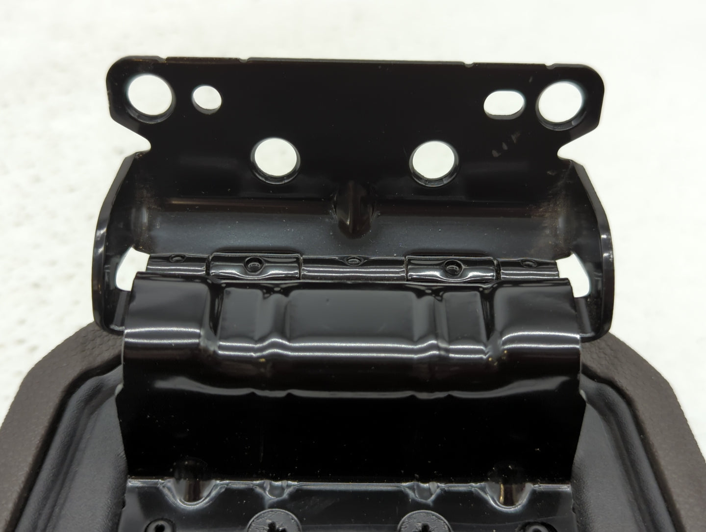 2008-2011 Ford Focus Center Console Armrest Cover Lid Fits Fits 2008 2009 2010 2011 OEM Used Auto Parts - Oemusedautoparts1.com