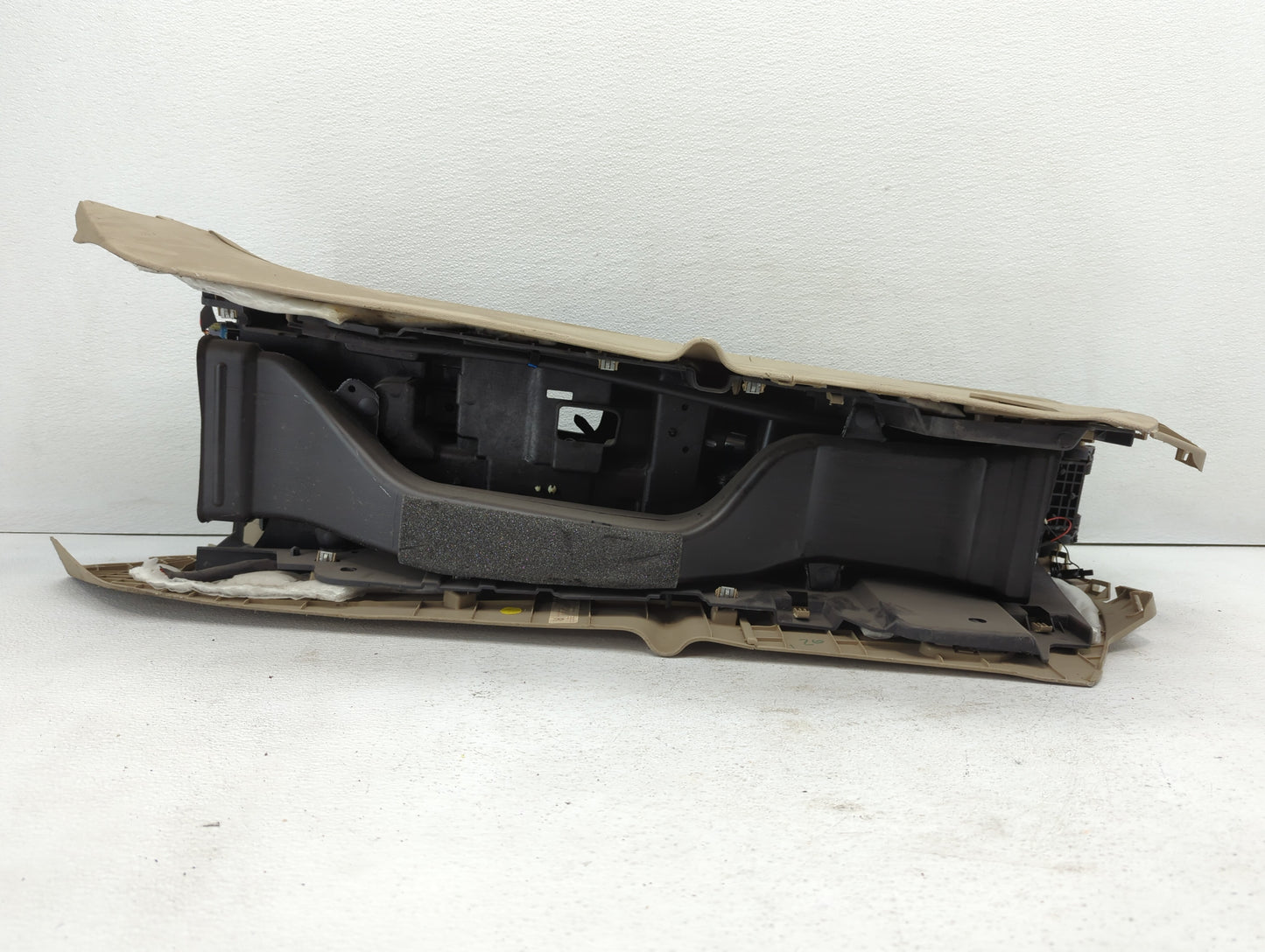 2011-2020 Dodge Durango Center Floor Console P/N:C01751070B Fits Fits 2011 2012 2013 2014 2015 2016 2017 2018 2019 2020 OEM Used Auto Parts - Oemusedautoparts1.com