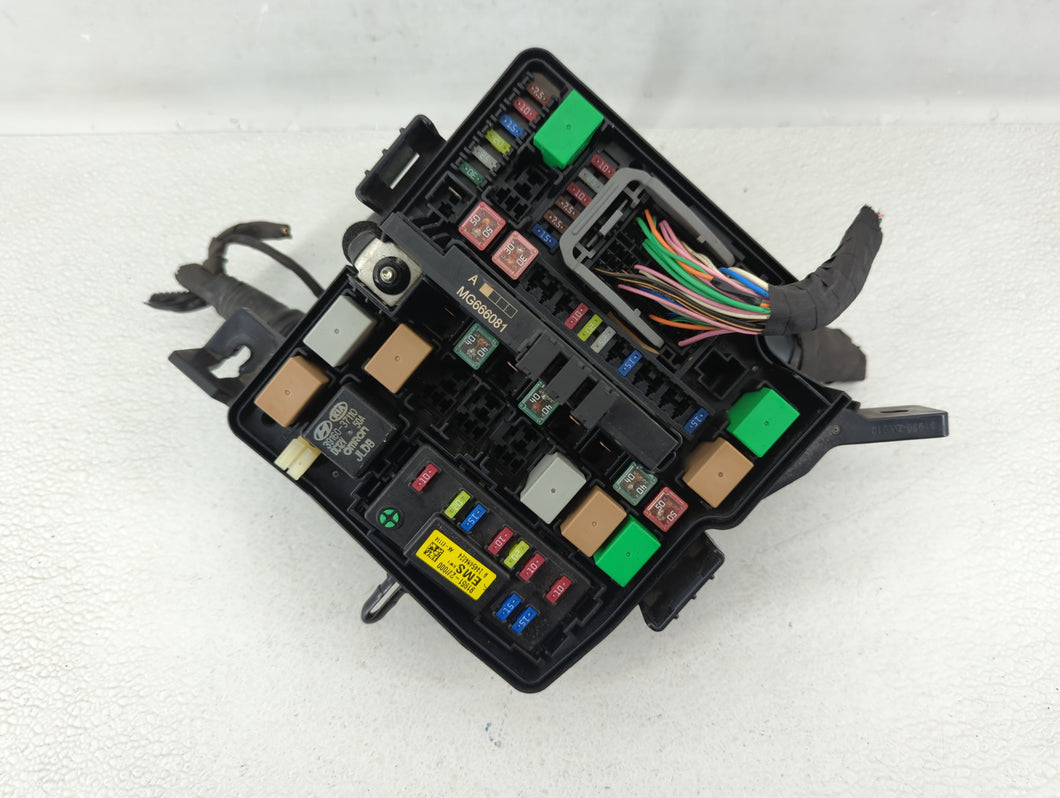 2015 Hyundai Santa Fe Fusebox Fuse Box Panel Relay Module P/N:91941-4Z011 Fits OEM Used Auto Parts