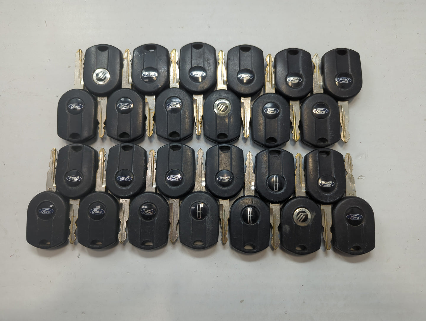 Lot of 25 Ford Keyless Entry Remote Fob OUCD6000022 | CWTWB1U722 MIXED - Oemusedautoparts1.com