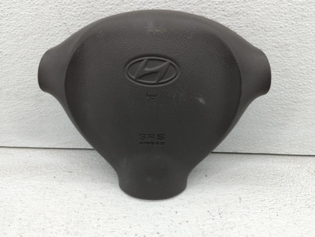 2004 Hyundai Santa Fe Air Bag Driver Left Steering Wheel Mounted Fits OEM Used Auto Parts