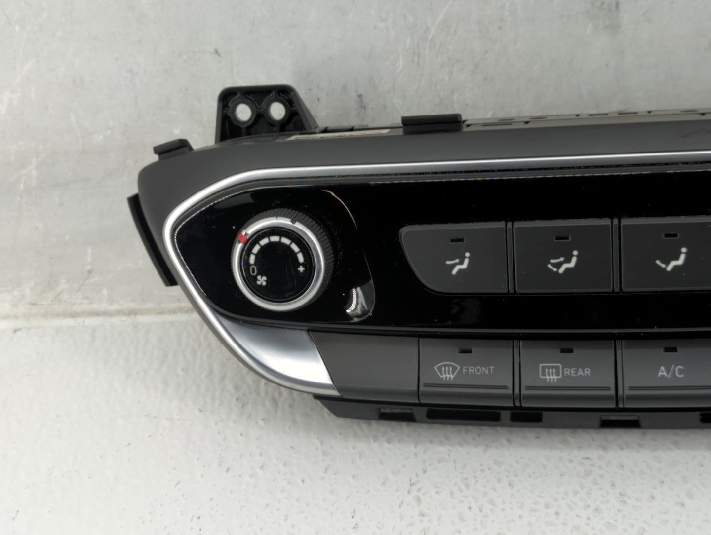 2018-2020 Hyundai Elantra Gt Climate Control Module Temperature AC/Heater Replacement P/N:97250-G3080 Fits Fits 2018 2019 2020 OEM Used Auto Parts - Oemusedautoparts1.com