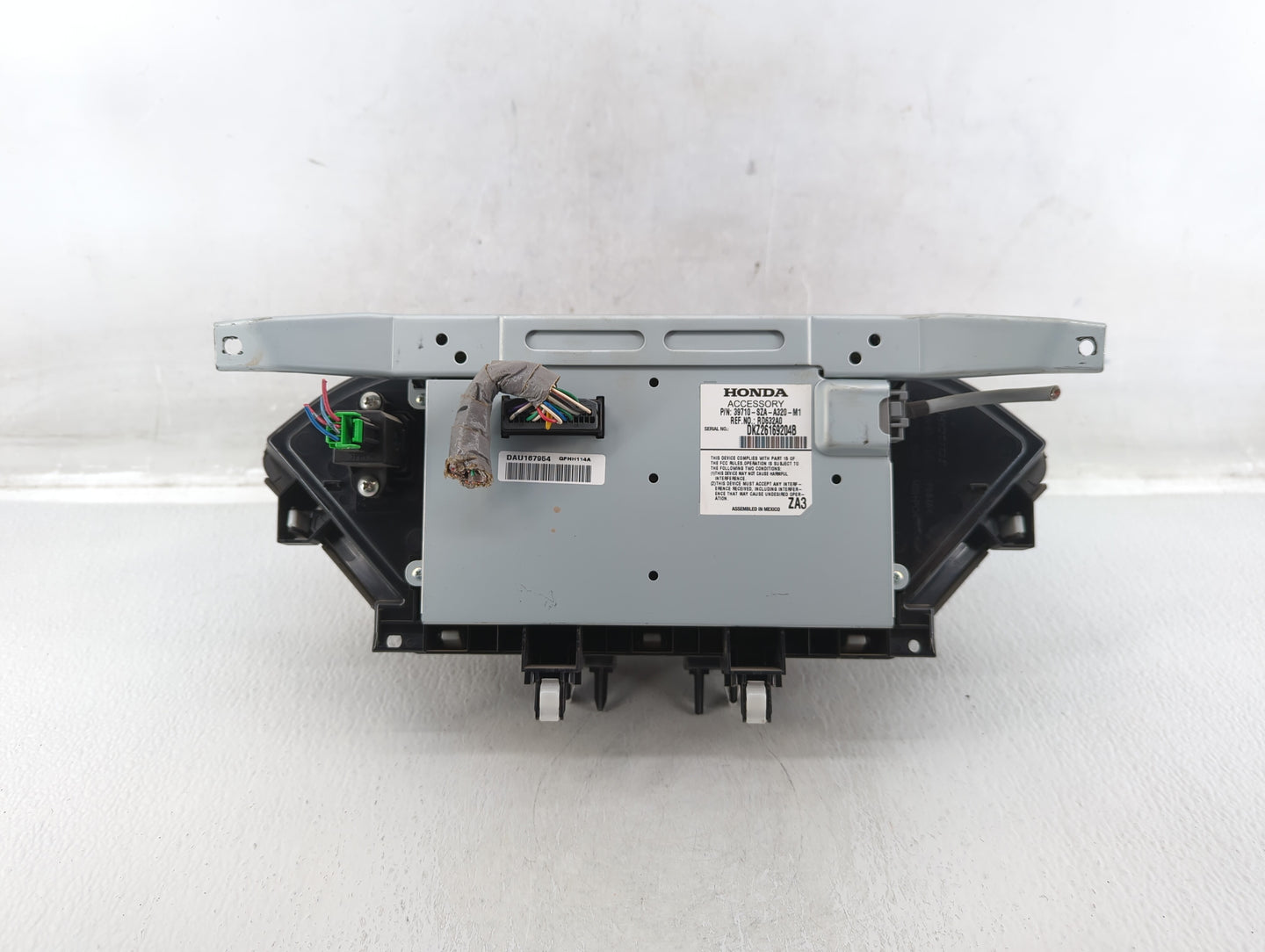 2003 Honda Pilot Radio AM FM Cd Player Receiver Replacement P/N:39710-SZA-A320-M1 Fits OEM Used Auto Parts - Oemusedautoparts1.com