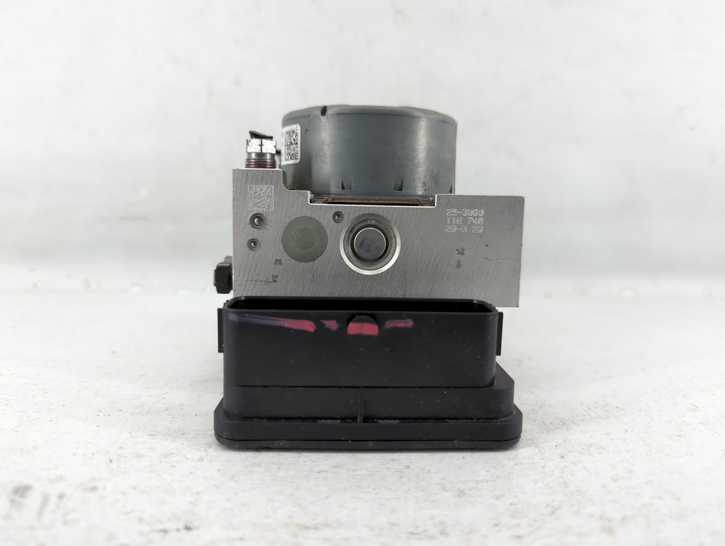 2017 Jeep Compass ABS Pump Control Module Replacement P/N:P04726567AH Fits OEM Used Auto Parts - Oemusedautoparts1.com