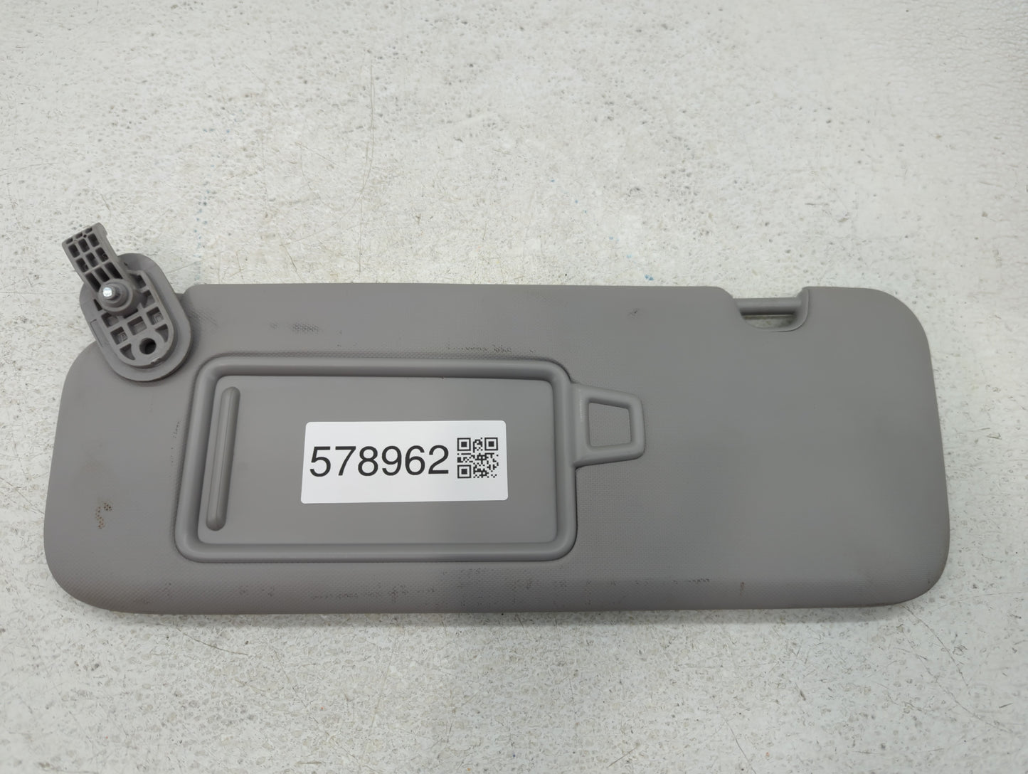 2017-2020 Hyundai Elantra Sun Visor Shade Replacement Driver Left Mirror Fits 2017 2018 2019 2020 OEM Used Auto Parts - Oemusedautoparts1.com