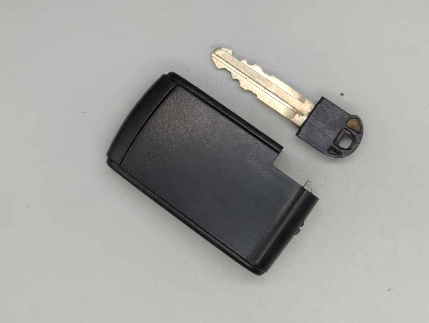 Toyota Keyless Entry Remote Fob UNKNOWN UNKNOWN 3 buttons - Oemusedautoparts1.com