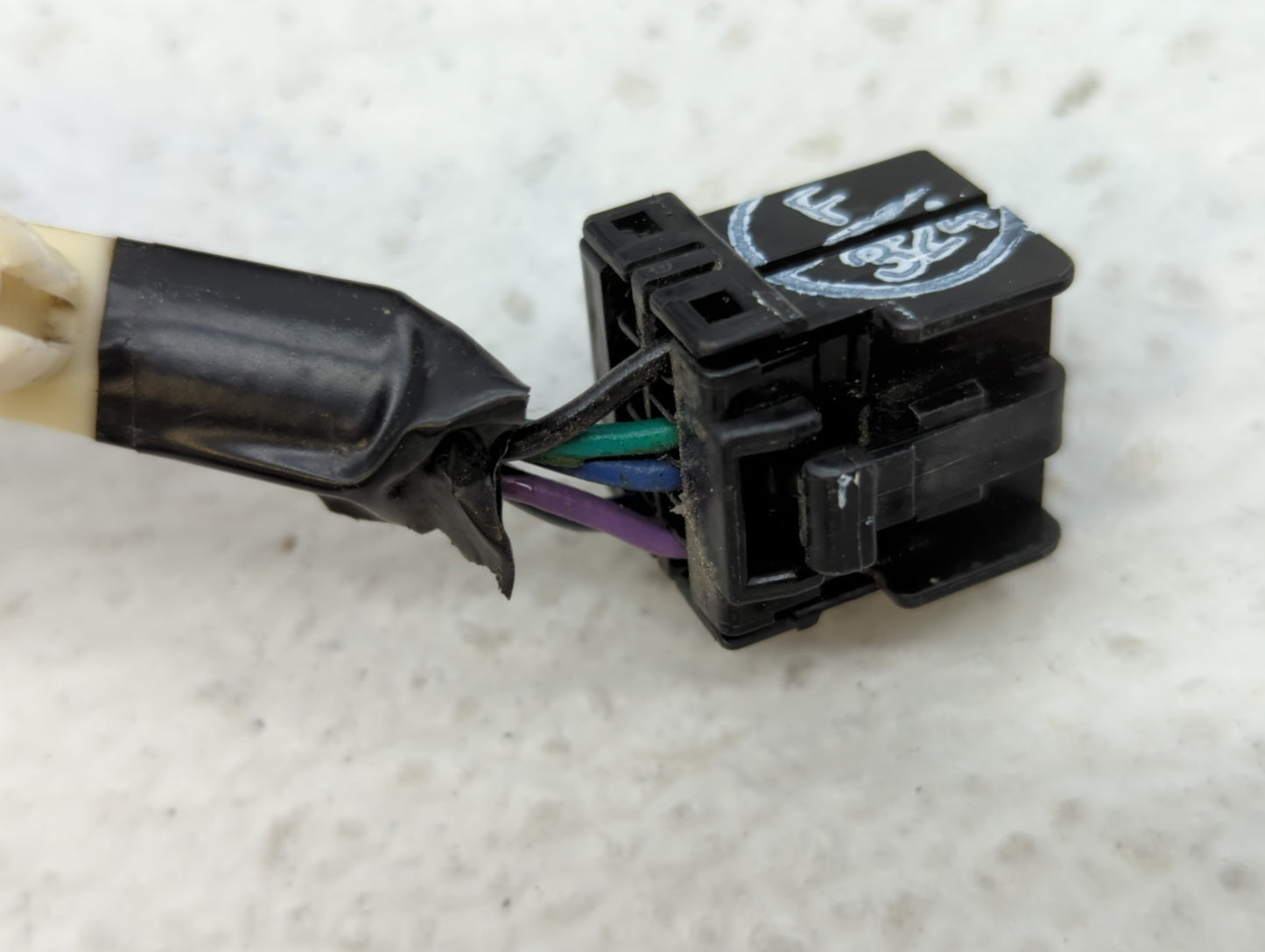 2018 Dodge Journey Side Mirror Replacement Passenger Right View Door Mirror P/N:E11026144 Fits OEM Used Auto Parts - Oemusedautoparts1.com