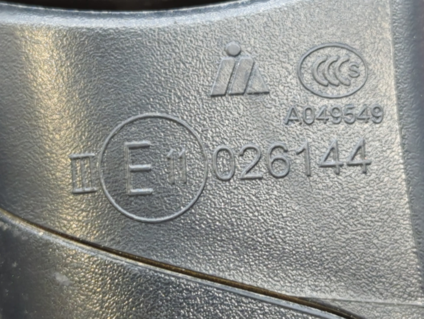 2018 Dodge Journey Side Mirror Replacement Passenger Right View Door Mirror P/N:E11026144 Fits OEM Used Auto Parts - Oemusedautoparts1.com