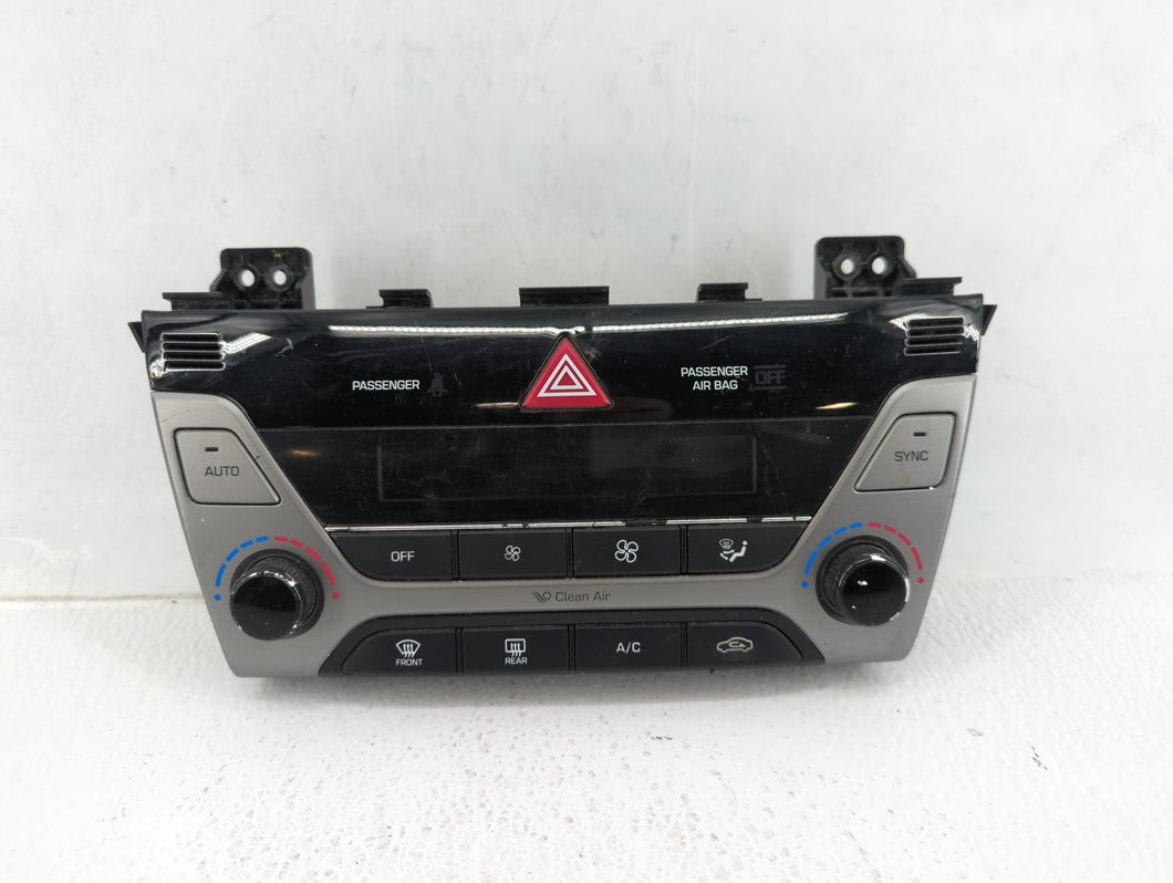 2017-2018 Hyundai Elantra Climate Control Module Temperature AC/Heater Replacement P/N:97250F222 97250-F22230RST Fits 2017 2018 OEM Used Auto Parts