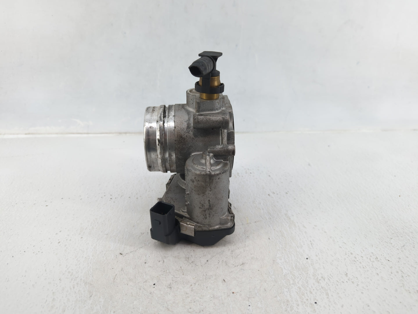 2012-2016 Bmw 328i Throttle Body P/N:1354 7588625 -04 Fits 2012 2013 2014 2015 2016 2017 2018 OEM Used Auto Parts - Oemusedautoparts1.com