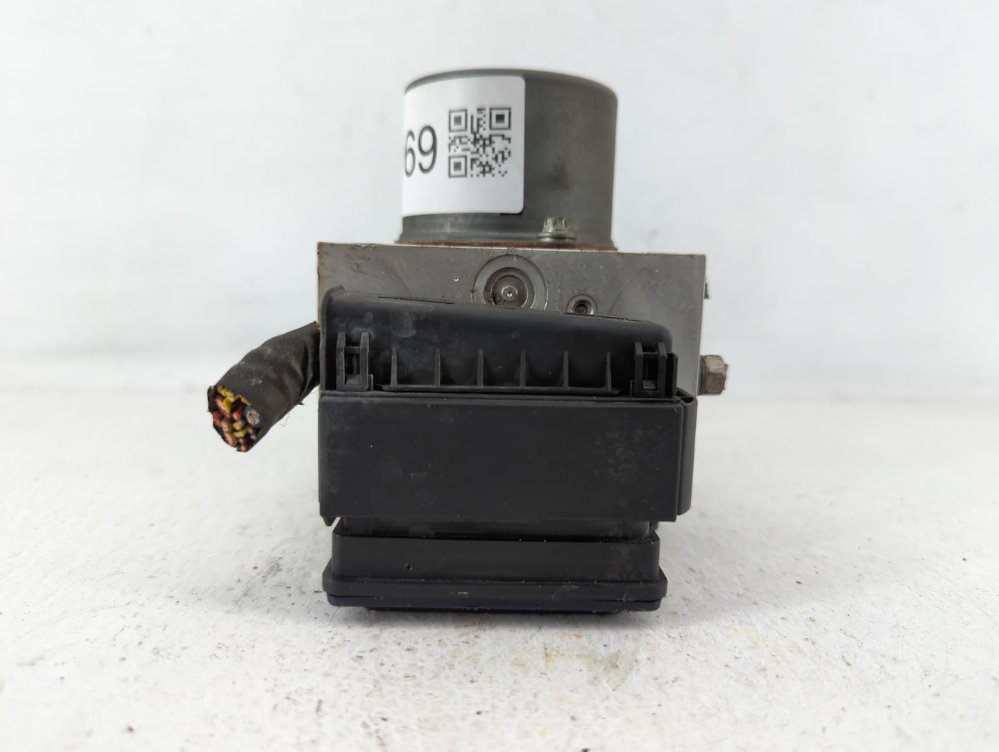 2012 Mini Cooper Countryman ABS Pump Control Module Replacement P/N:3451 9808313 3451 9811615, 3451 6796703 Fits OEM Used Auto Parts - Oemusedautoparts1.com