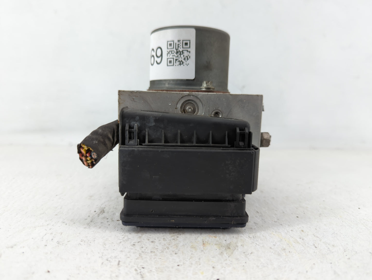 2012 Mini Cooper Countryman ABS Pump Control Module Replacement P/N:3451 9808313 3451 9811615, 3451 6796703 Fits OEM Used Auto Parts - Oemusedautoparts1.com