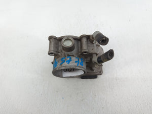 2014-2018 Kia Forte Throttle Body P/N:35100-2E000 Fits 2011 2012 2013 2014 2015 2016 2017 2018 2019 2020 2021 OEM Used Auto Parts