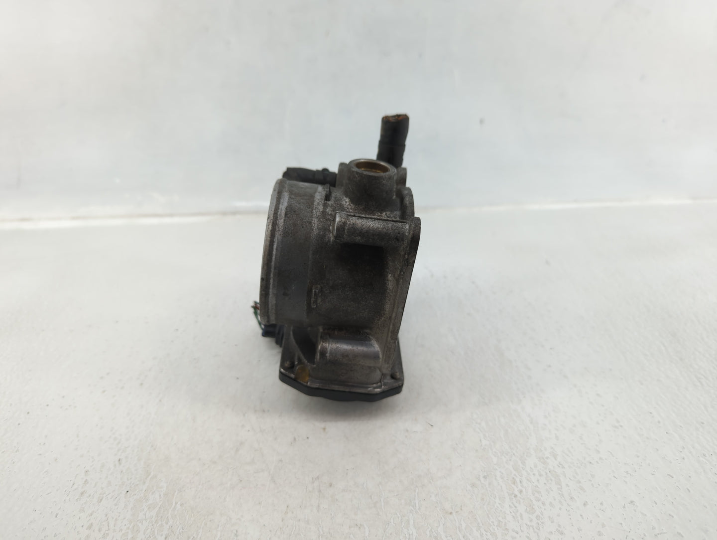 2003-2009 Toyota 4runner Throttle Body P/N:22030-31010 Fits 2003 2004 2005 2006 2007 2008 2009 2010 2011 2012 2013 2014 2015 OEM Used Auto Parts - Oemusedautoparts1.com