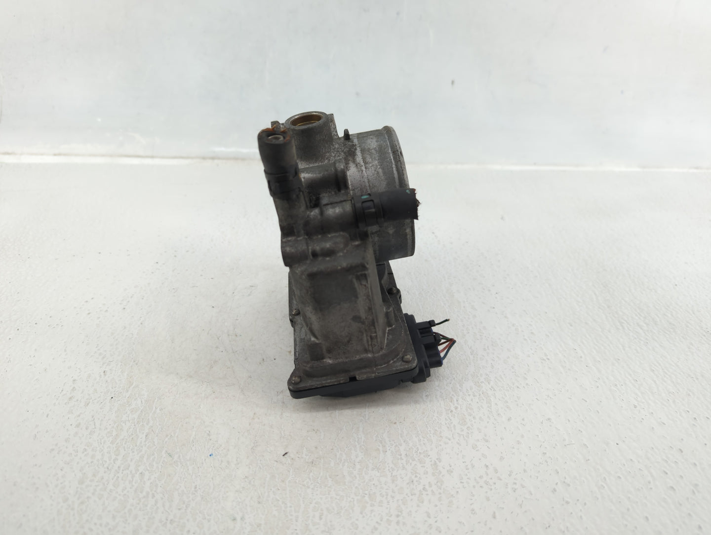 2003-2009 Toyota 4runner Throttle Body P/N:22030-31010 Fits 2003 2004 2005 2006 2007 2008 2009 2010 2011 2012 2013 2014 2015 OEM Used Auto Parts - Oemusedautoparts1.com