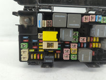 2008 Chrysler Town & Country Fusebox Fuse Box Panel Relay Module P/N:RTB0CC04E7 Fits OEM Used Auto Parts