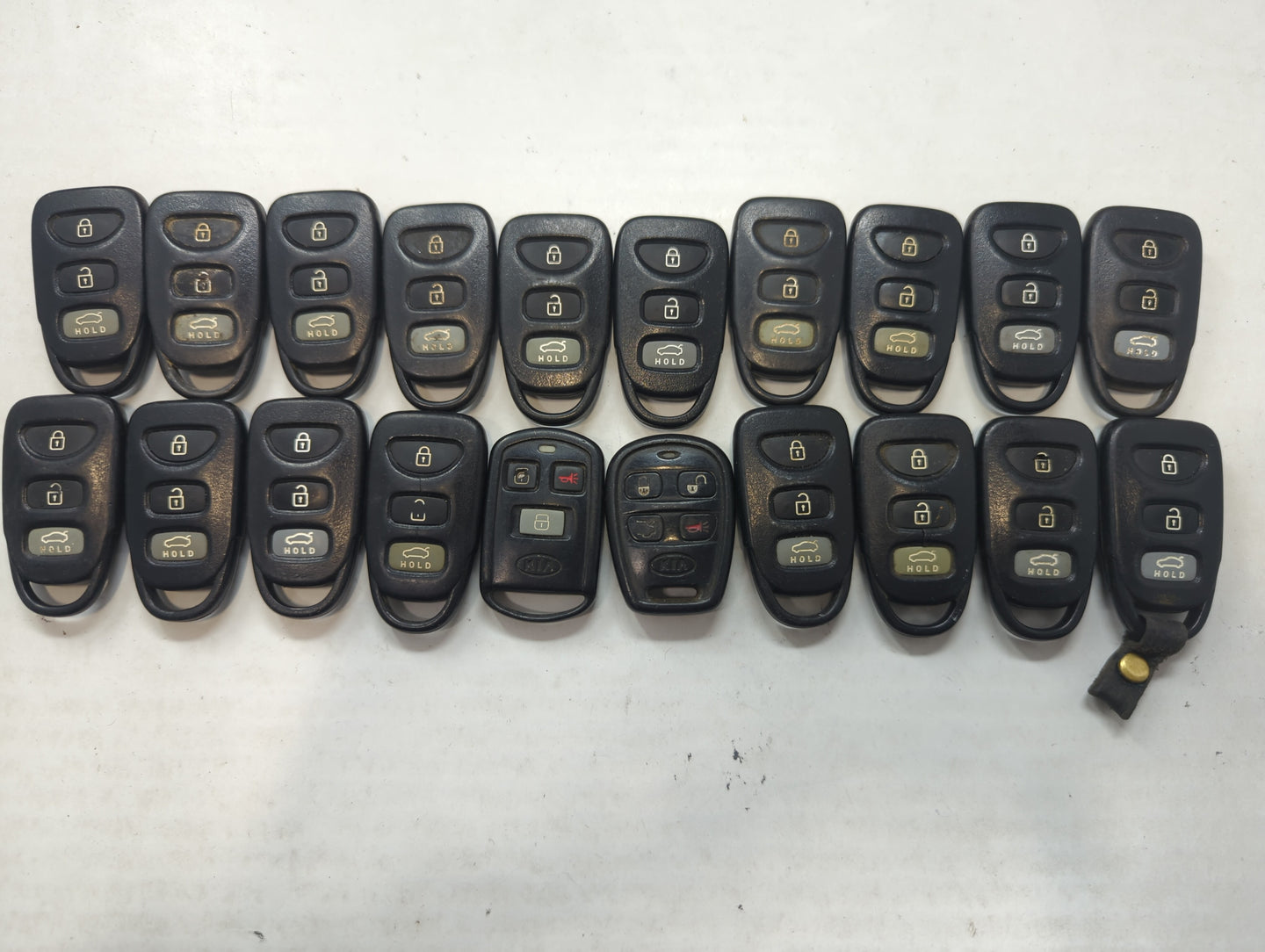 Lot of 20 Kia Keyless Entry Remote Fob MIXED FCC IDS MIXED PART NUMBERS - Oemusedautoparts1.com