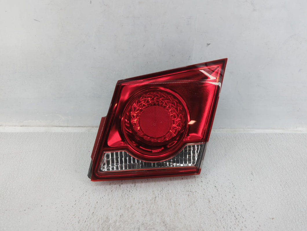 2011-2016 Chevrolet Cruze Tail Light Assembly Driver Left OEM P/N:0042124 Fits 2011 2012 2013 2014 2015 2016 OEM Used Auto Parts