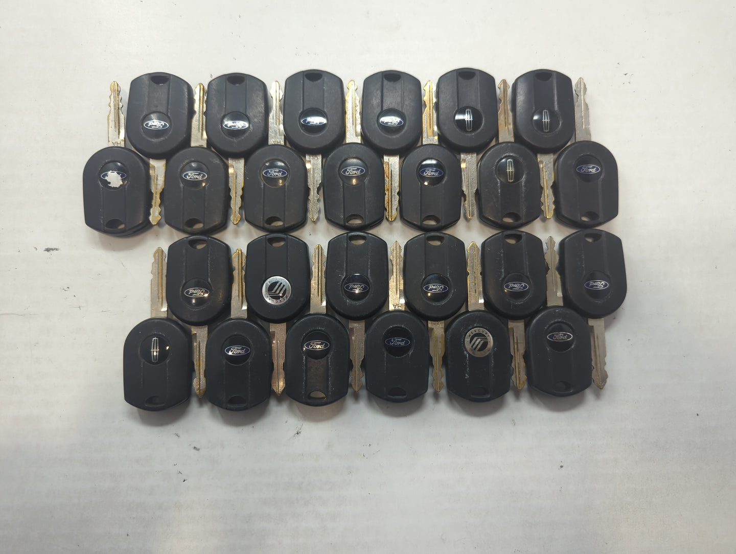 Lot of 25 Ford Keyless Entry Remote Fob MIXED FCC IDS MIXED PART NUMBERS - Oemusedautoparts1.com
