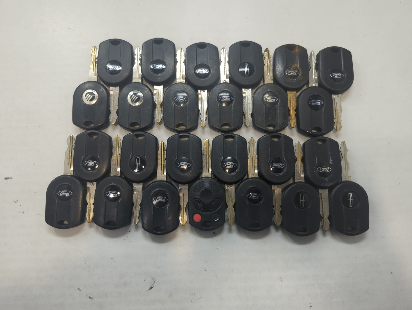 Lot of 25 Ford Keyless Entry Remote Fob MIXED FCC IDS MIXED PART NUMBERS - Oemusedautoparts1.com