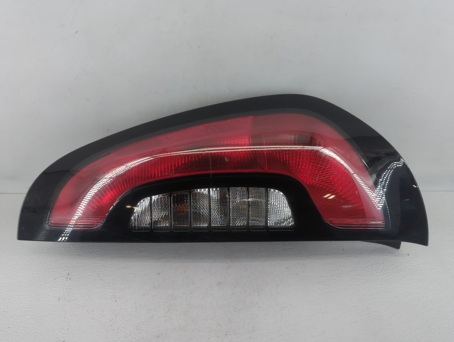 2014-2019 Kia Soul Tail Light Assembly Passenger Right OEM P/N:92420-B2 Fits 2014 2015 2016 2017 2018 2019 OEM Used Auto Parts - Oemusedautoparts1.com