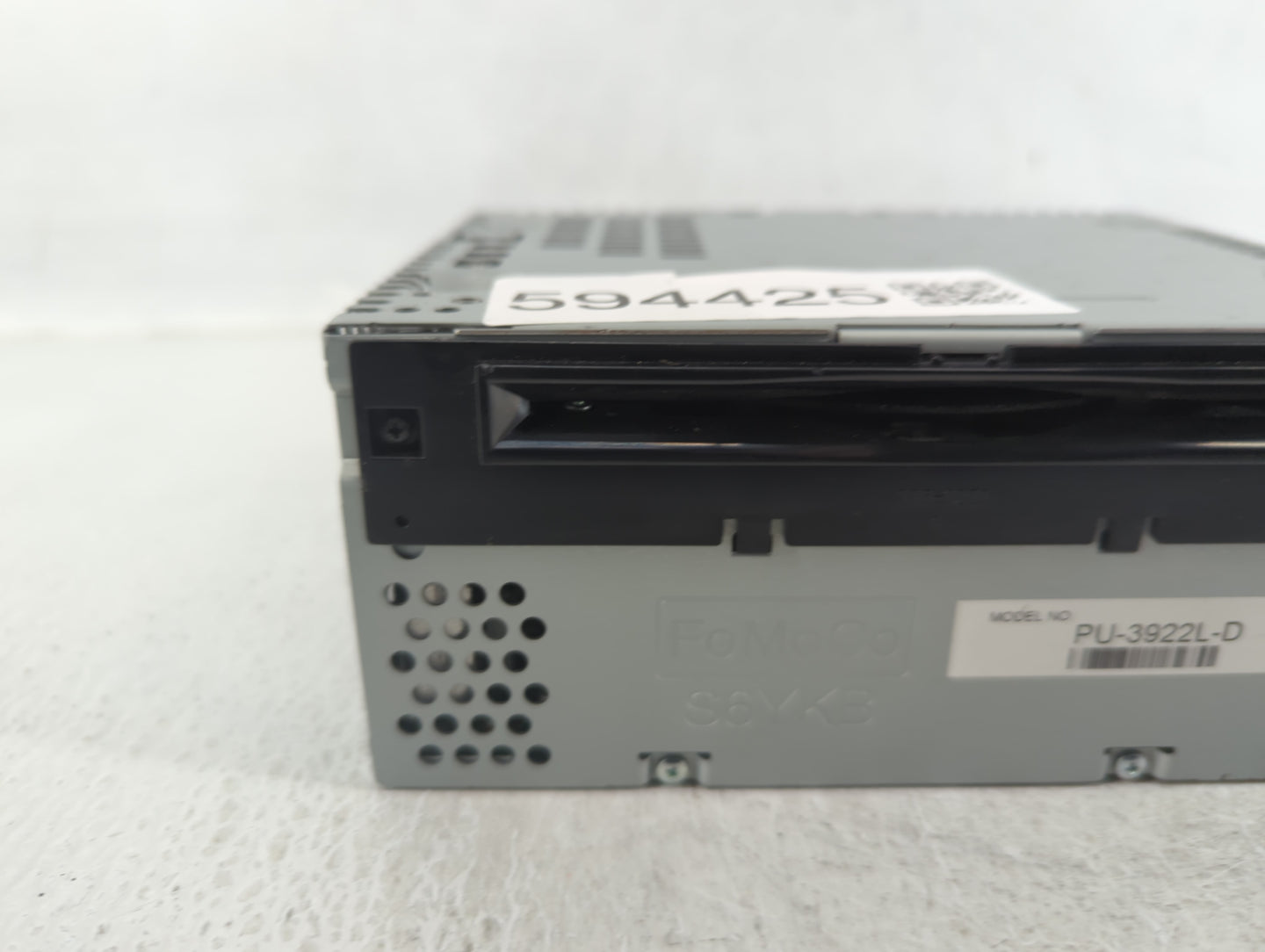 2017 Ford Explorer Radio AM FM Cd Player Receiver Replacement P/N:HB5T-19C107-BB Fits OEM Used Auto Parts - Oemusedautoparts1.com