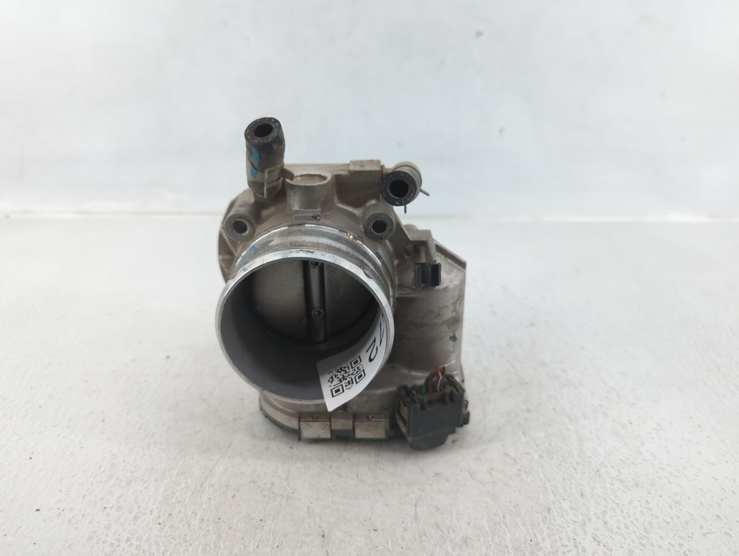 2014-2015 Hyundai Tucson Throttle Body P/N:35100-2G700 Fits 2011 2012 2013 2014 2015 2016 OEM Used Auto Parts