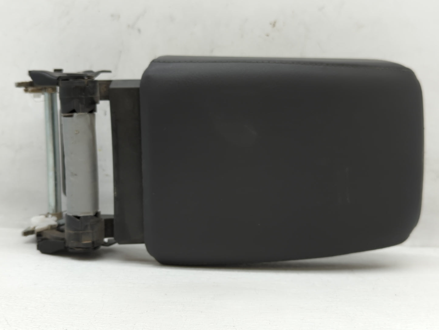 2006-2009 Volkswagen Gti Center Console Armrest Cover Lid Fits 2006 2007 2008 2009 OEM Used Auto Parts - Oemusedautoparts1.com