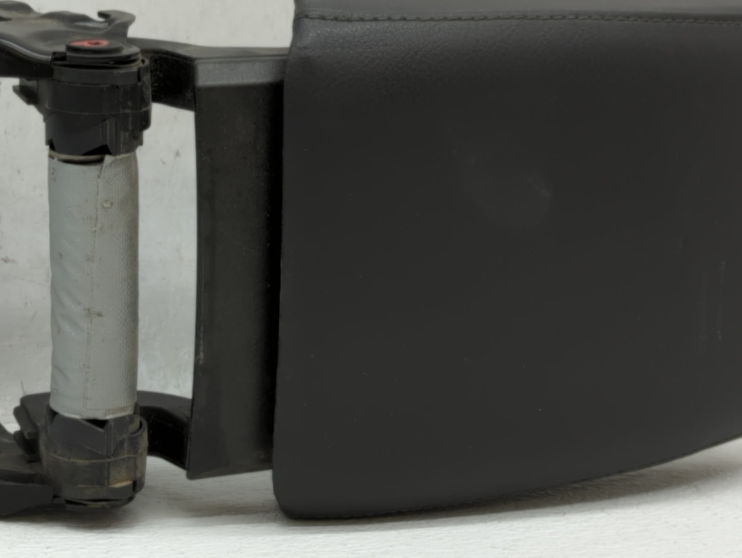 2006-2009 Volkswagen Gti Center Console Armrest Cover Lid Fits 2006 2007 2008 2009 OEM Used Auto Parts - Oemusedautoparts1.com