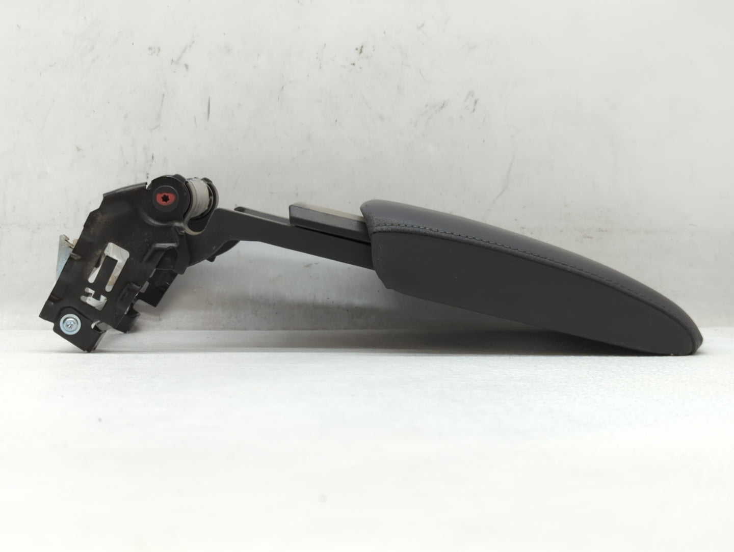 2006-2009 Volkswagen Gti Center Console Armrest Cover Lid Fits 2006 2007 2008 2009 OEM Used Auto Parts - Oemusedautoparts1.com