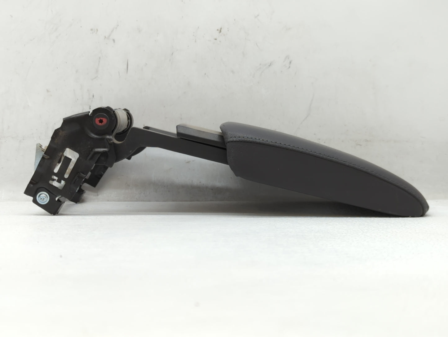 2006-2009 Volkswagen Gti Center Console Armrest Cover Lid Fits 2006 2007 2008 2009 OEM Used Auto Parts - Oemusedautoparts1.com