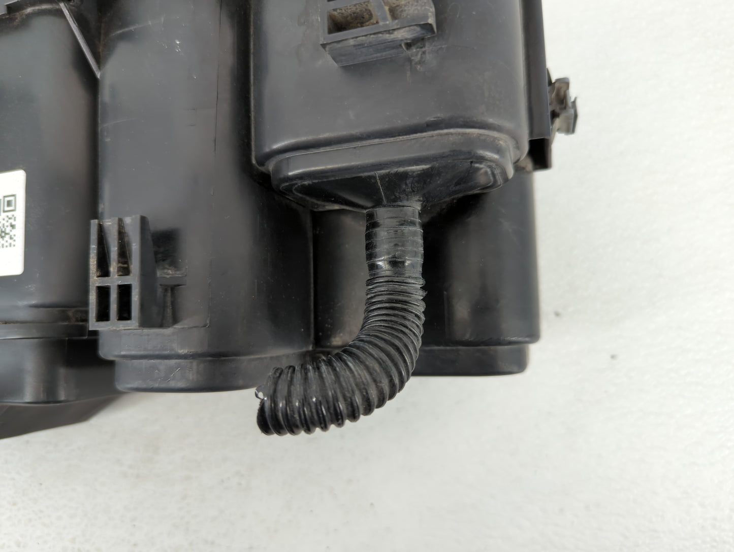 2011 Chevrolet Malibu Fuel Vapor Charcoal Canister - Oemusedautoparts1.com