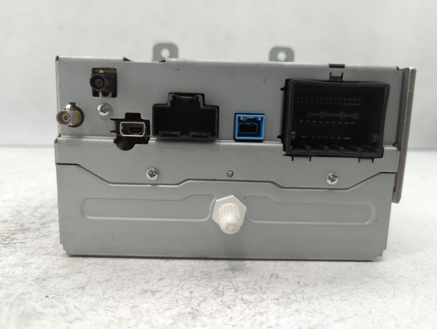 2013-2014 Buick Encore Radio AM FM Cd Player Receiver Replacement P/N:95298147 Fits 2013 2014 OEM Used Auto Parts - Oemusedautoparts1.com