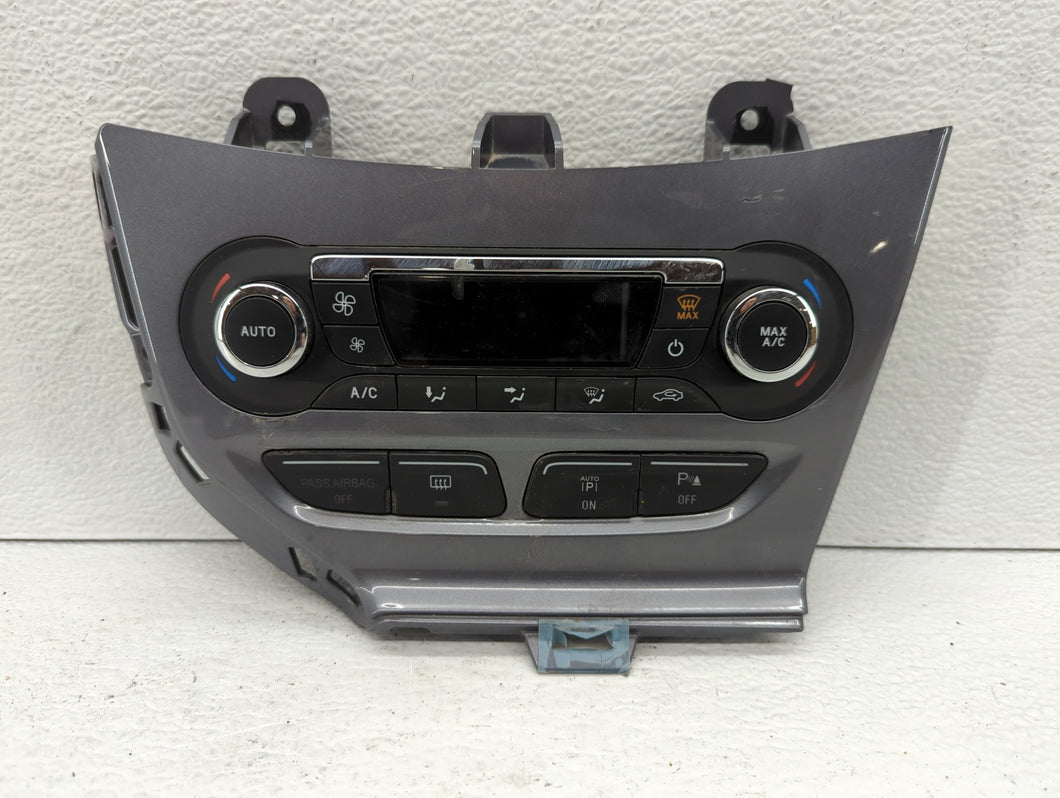 2012-2013 Ford Focus Radio AM FM Cd Player Receiver Replacement P/N:CM5T-18K811 LC CM51-18835-JAW Fits 2012 2013 OEM Used Auto Parts