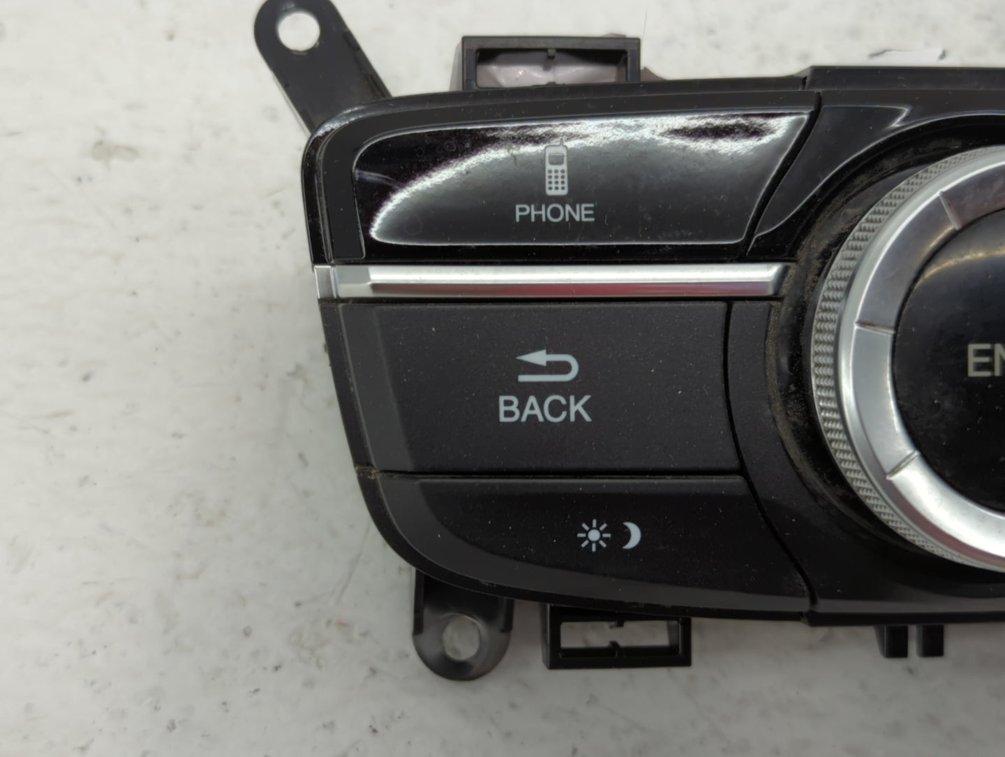 2015-2018 Acura Tlx Radio AM FM Cd Player Receiver Replacement P/N:PBT-GF30 MJD TZ3 Fits 2015 2016 2017 2018 OEM Used Auto Parts - Oemusedautoparts1.com