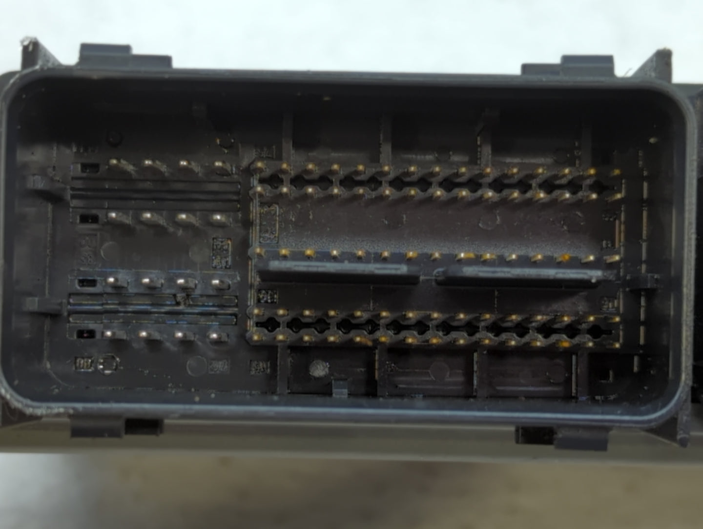 2018 Cadillac Escalade PCM Engine Control Computer ECU ECM PCU OEM P/N:HJ5A-12A650-MA Fits OEM Used Auto Parts - Oemusedautoparts1.com