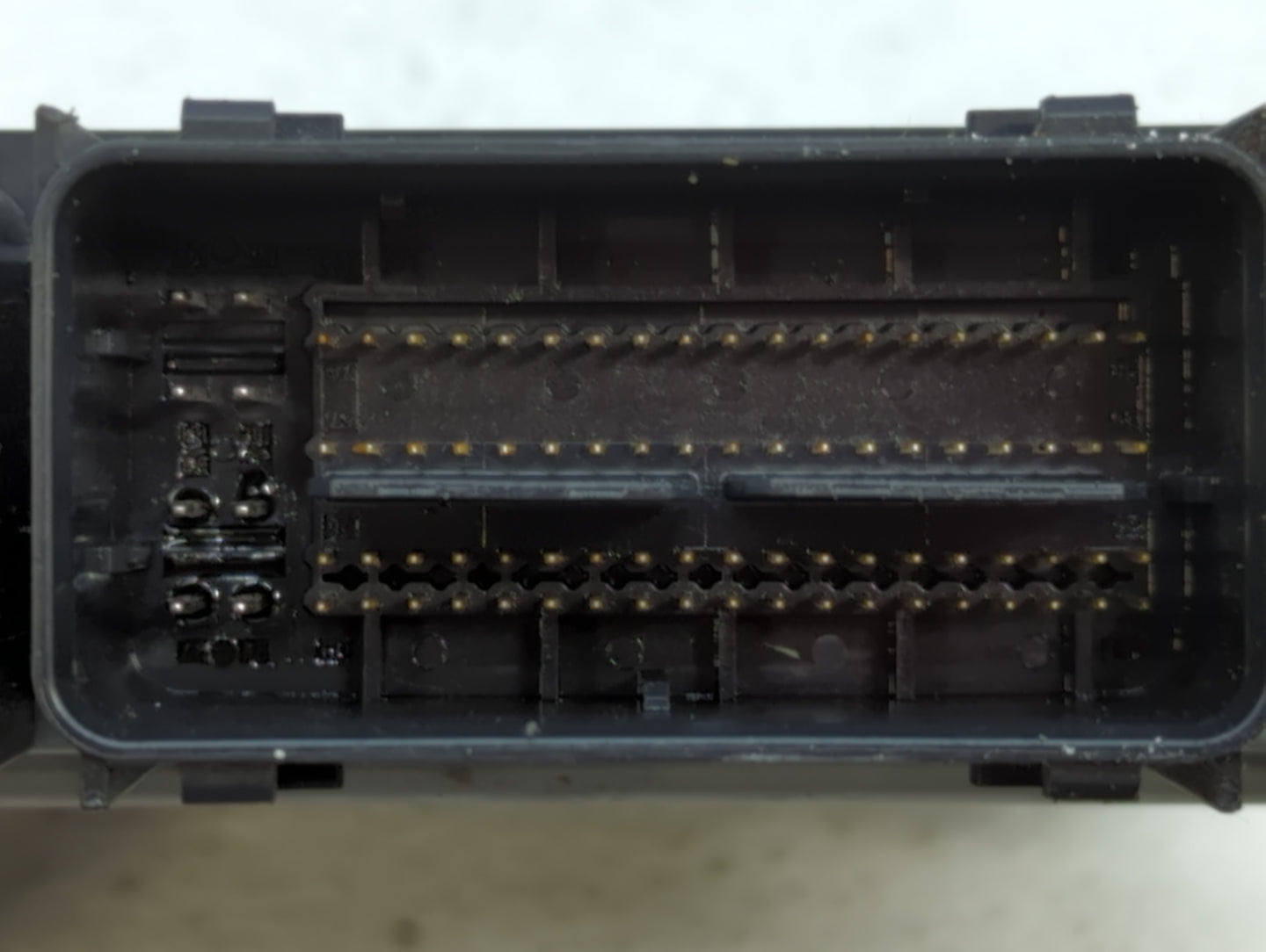 2018 Cadillac Escalade PCM Engine Control Computer ECU ECM PCU OEM P/N:HJ5A-12A650-MA Fits OEM Used Auto Parts - Oemusedautoparts1.com