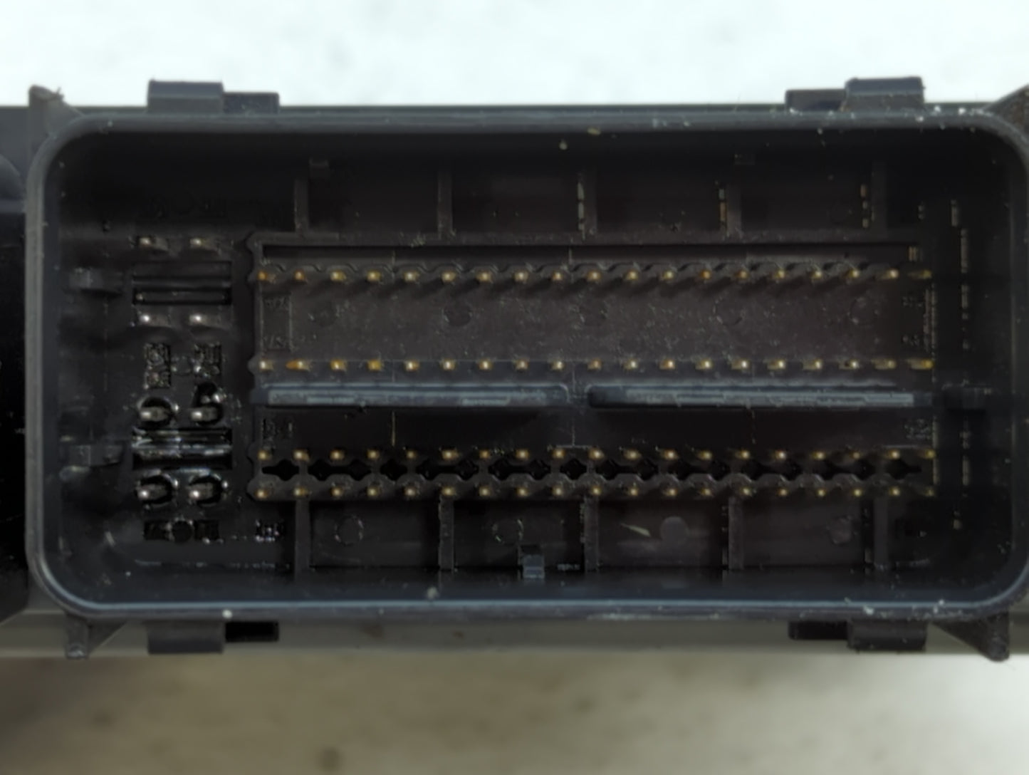 2018 Cadillac Escalade PCM Engine Control Computer ECU ECM PCU OEM P/N:HJ5A-12A650-MA Fits OEM Used Auto Parts - Oemusedautoparts1.com