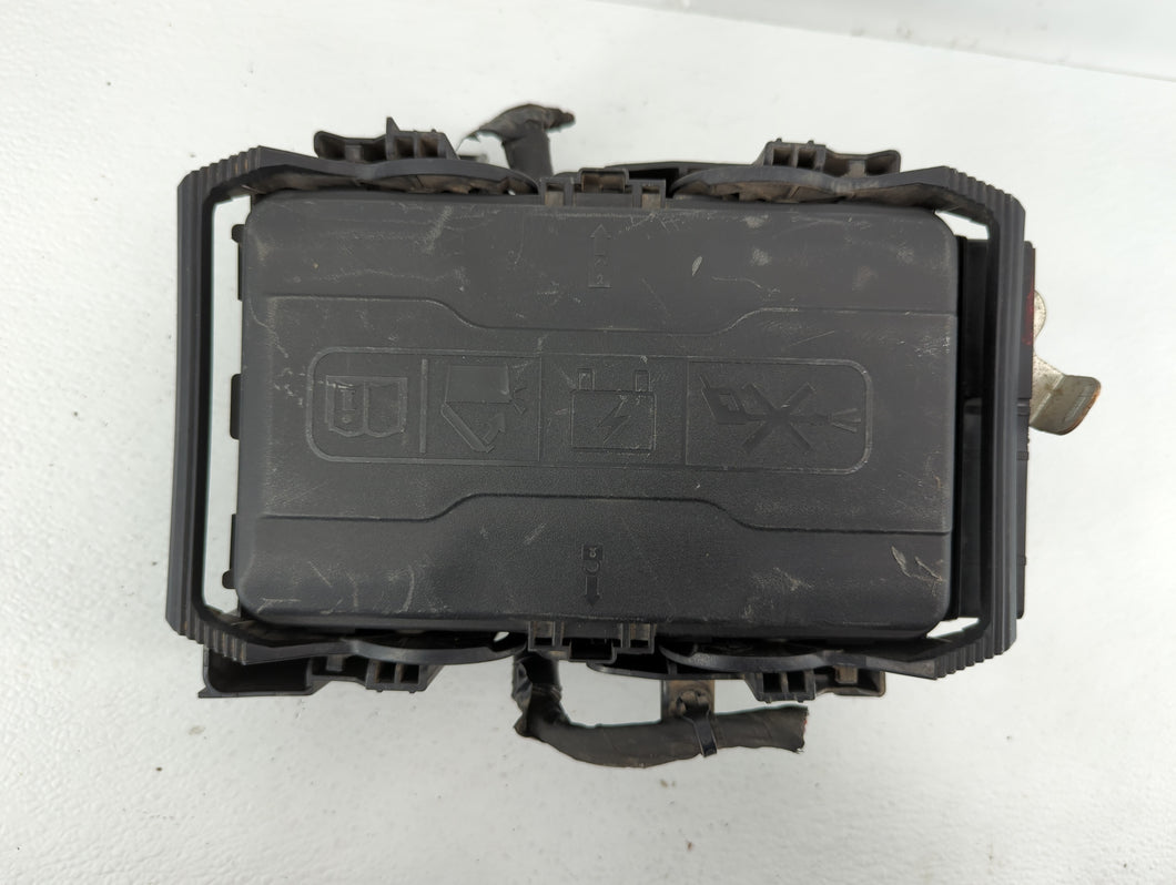 2018-2019 Chevrolet Malibu Fusebox Fuse Box Panel Relay Module P/N:84181107_03 Fits 2018 2019 OEM Used Auto Parts