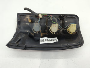 2000-2003 Gmc Yukon Xl Tail Light Assembly Driver Left OEM P/N:16525375 Fits 2000 2001 2002 2003 OEM Used Auto Parts