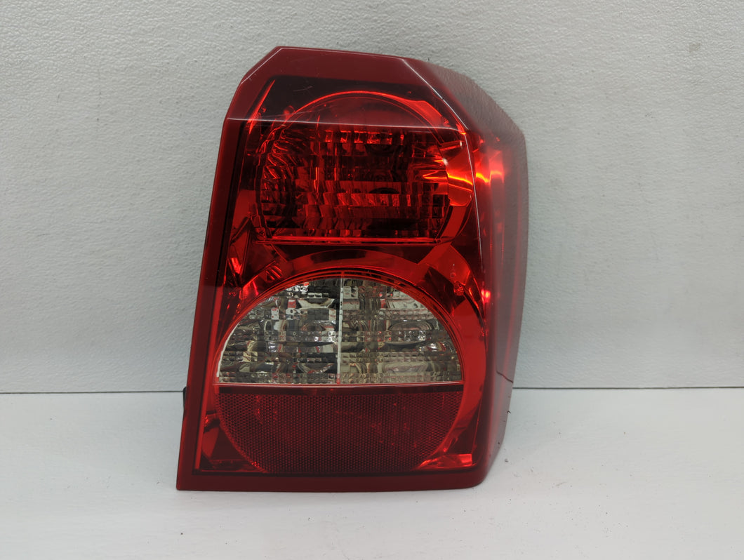 2007-2010 Bmw X5 Tail Light Assembly Passenger Right OEM P/N:05303752 7 200 820 Fits 2007 2008 2009 2010 OEM Used Auto Parts